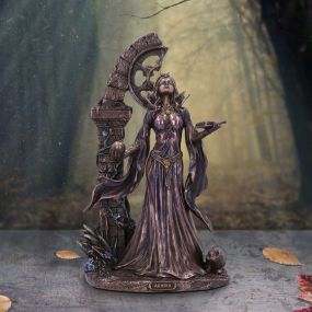 Aradia The Wiccan Queen of Witches 25cm